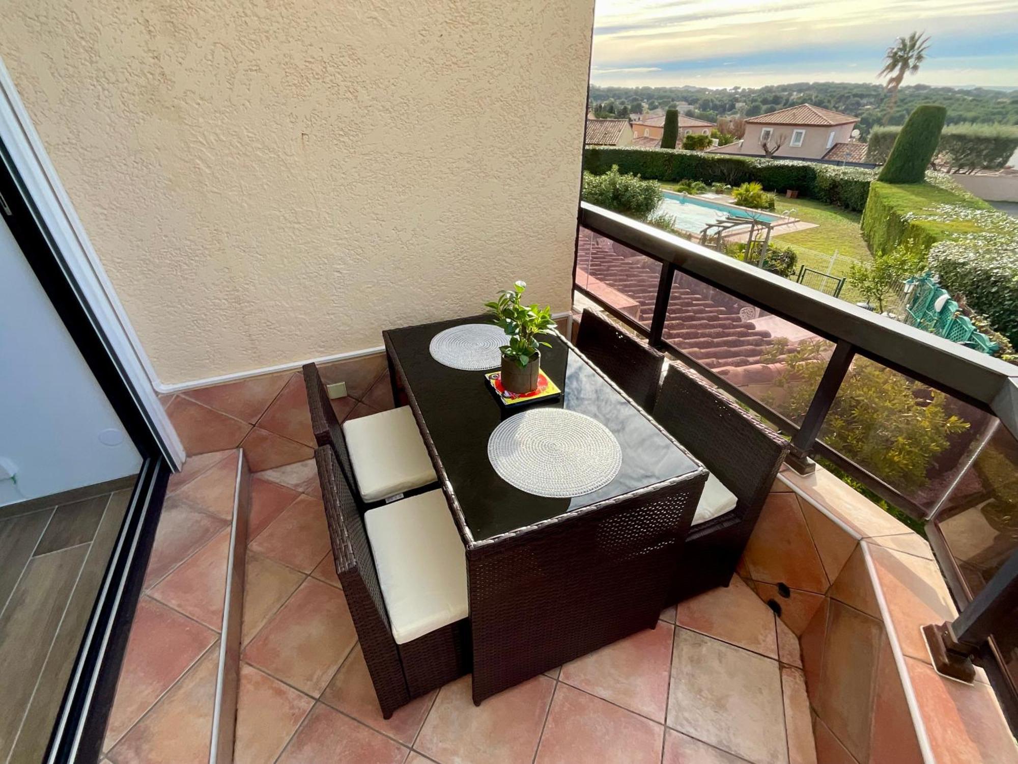 Appartement Sanary Vue Mer Au Calme Luaran gambar